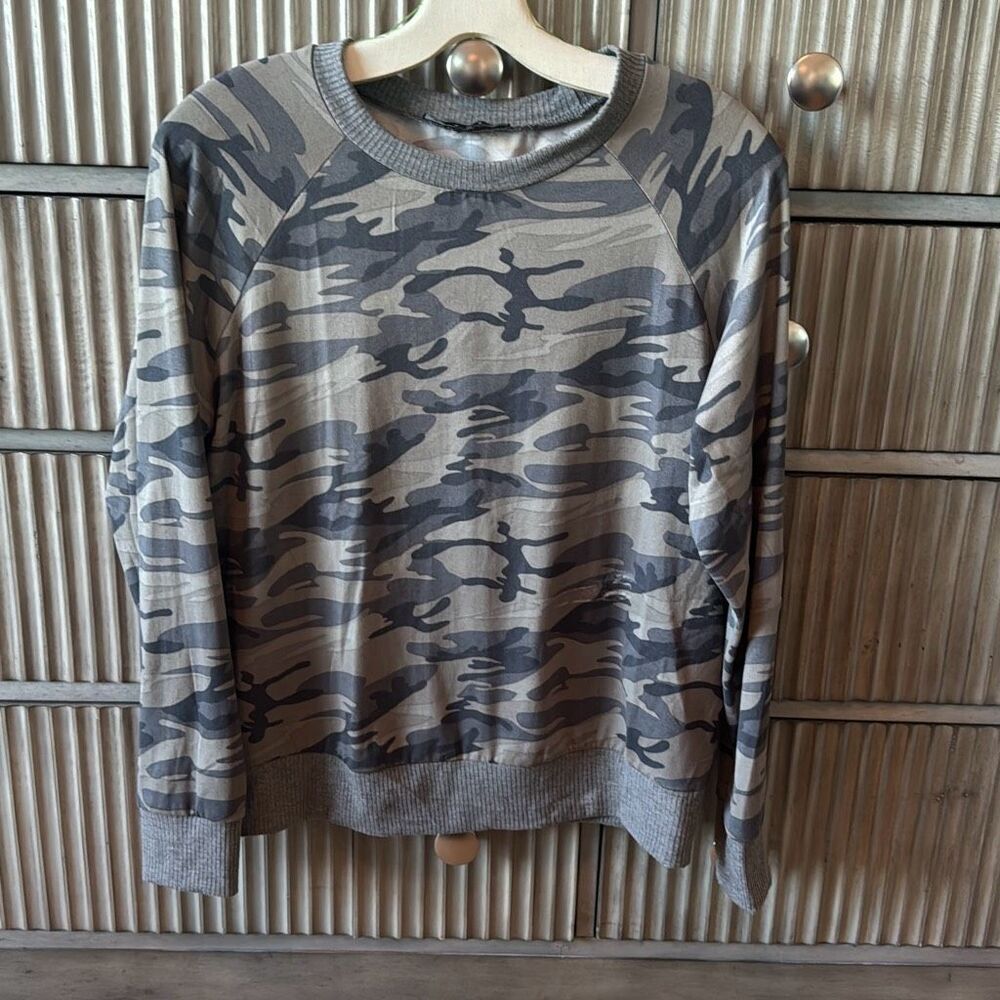 Tiana B. Camo Crew Sweatshirt size medium - Picture 2 of 7